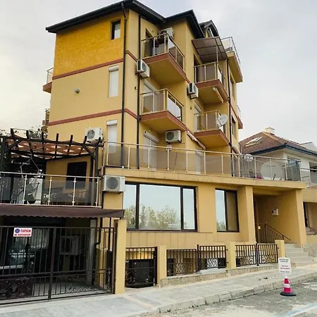 Vasiliko Sea View شقة